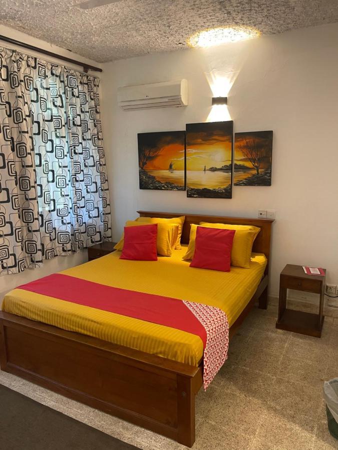 Oyo 459 Barasti Beach Resort Калутара Экстерьер фото