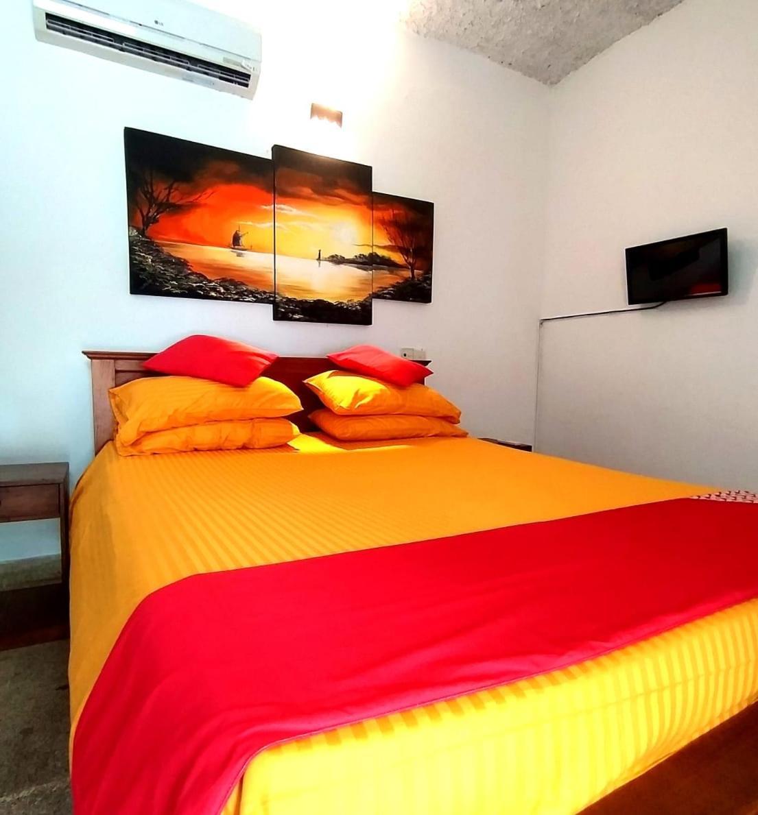 Oyo 459 Barasti Beach Resort Калутара Экстерьер фото