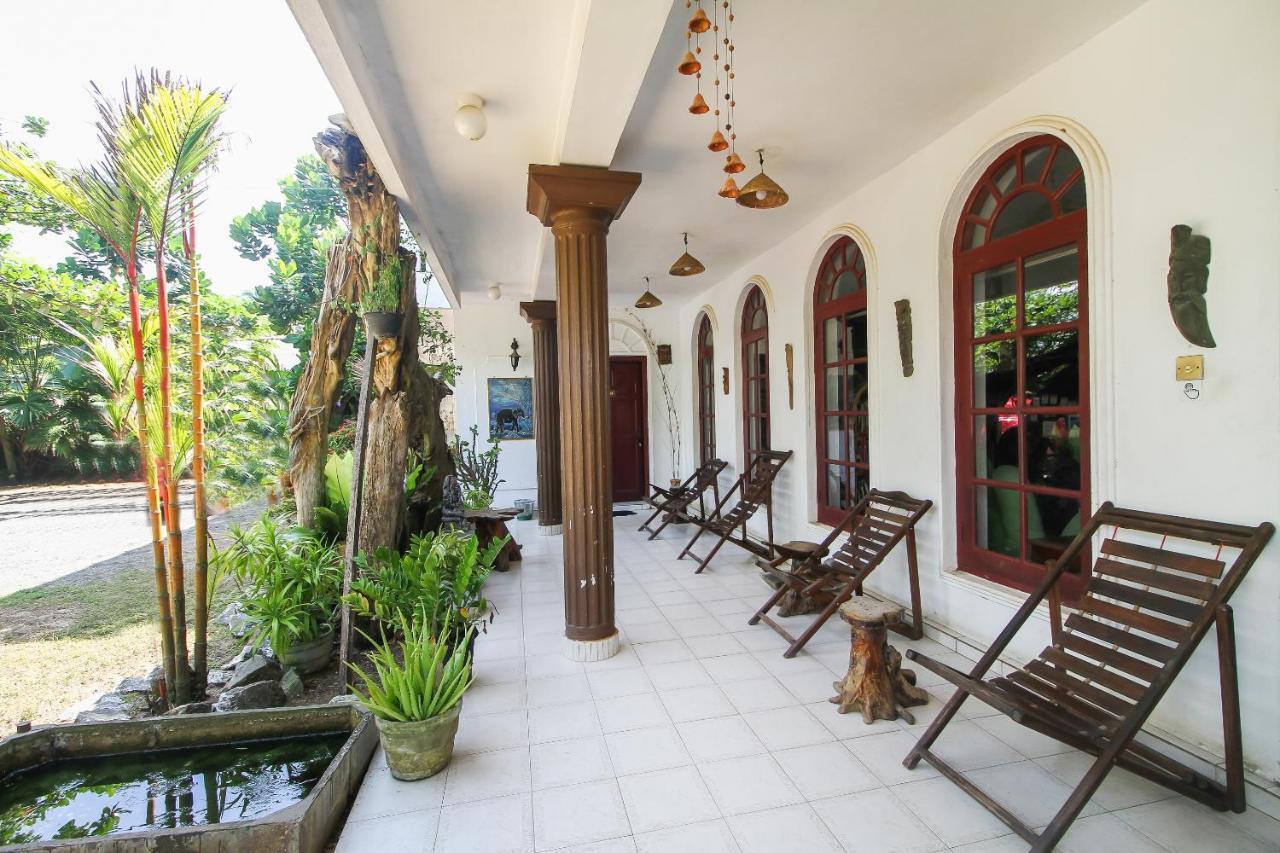 Oyo 459 Barasti Beach Resort Калутара Экстерьер фото