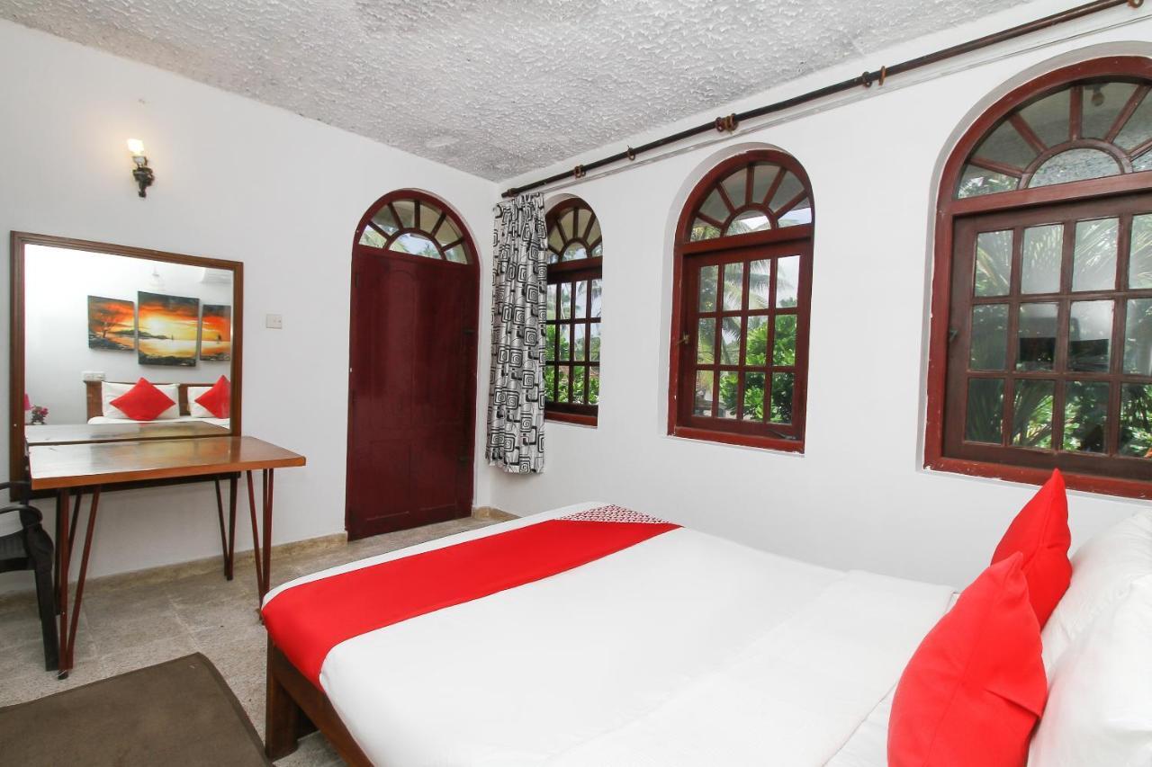 Oyo 459 Barasti Beach Resort Калутара Экстерьер фото