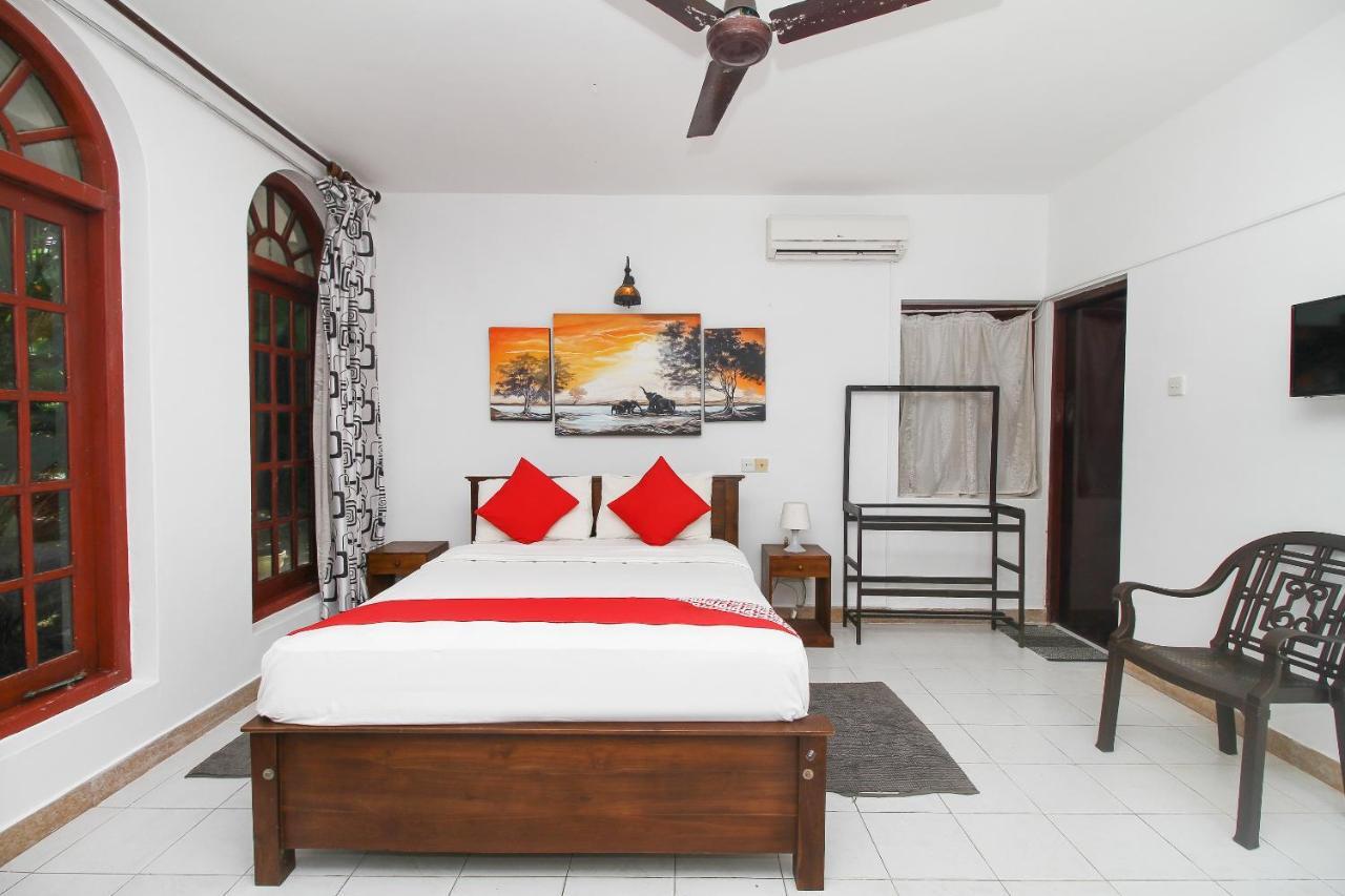 Oyo 459 Barasti Beach Resort Калутара Экстерьер фото