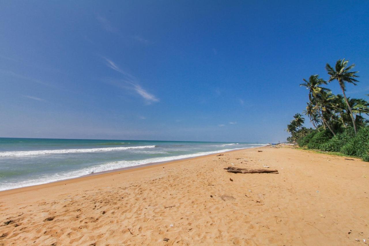 Oyo 459 Barasti Beach Resort Калутара Экстерьер фото